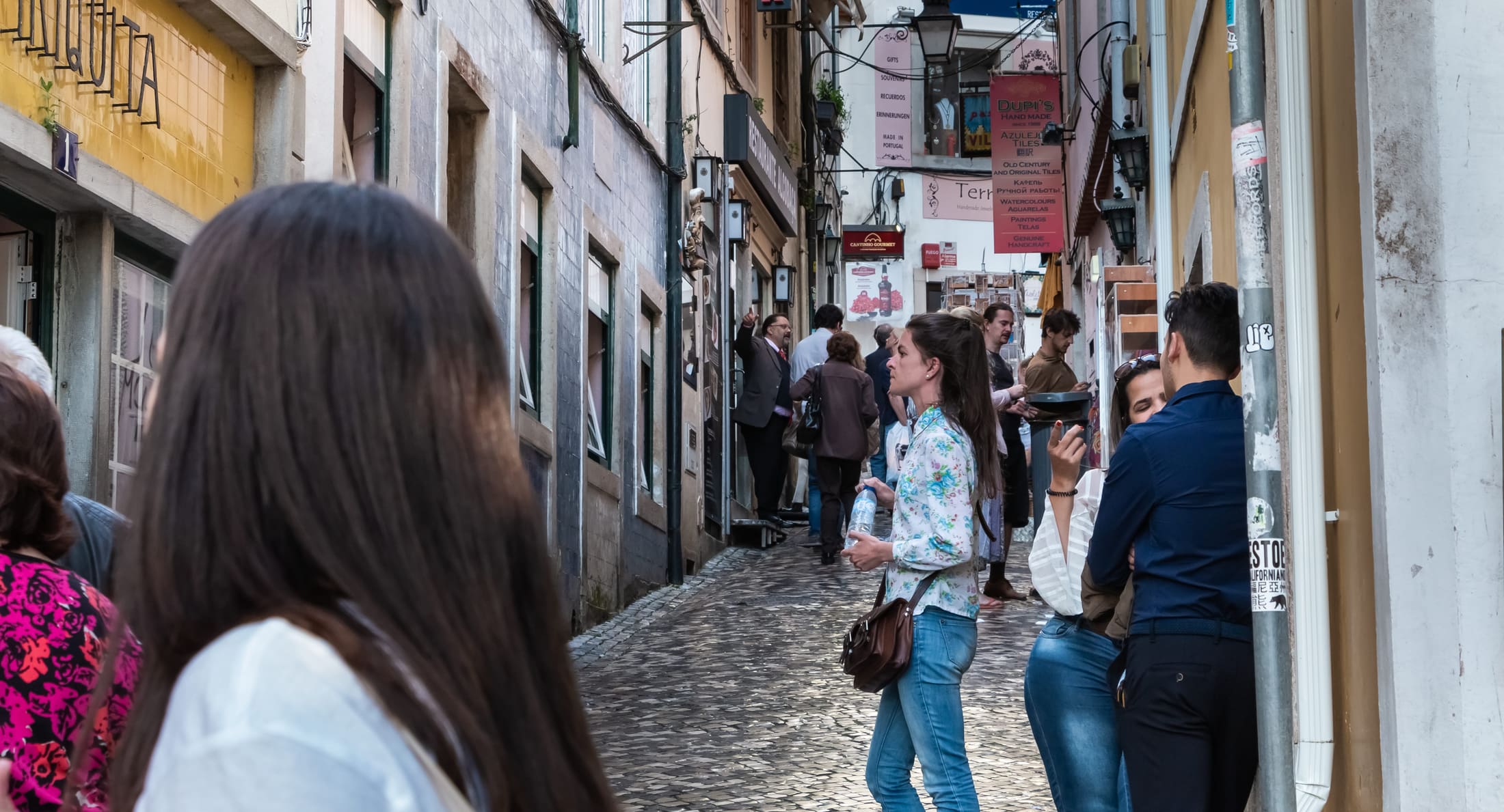 Narrow Lisbon streets that affect walking pace and hotel choice