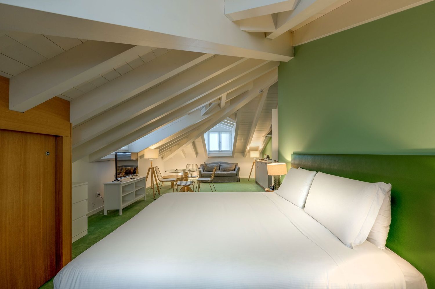 Open-plan Junior Suite XXL bedroom at Antica Locanda Leonardo