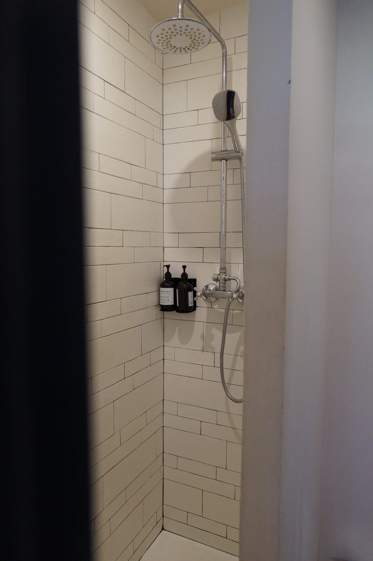 Shower in the Doble con balcón gallery at Hotel Market.