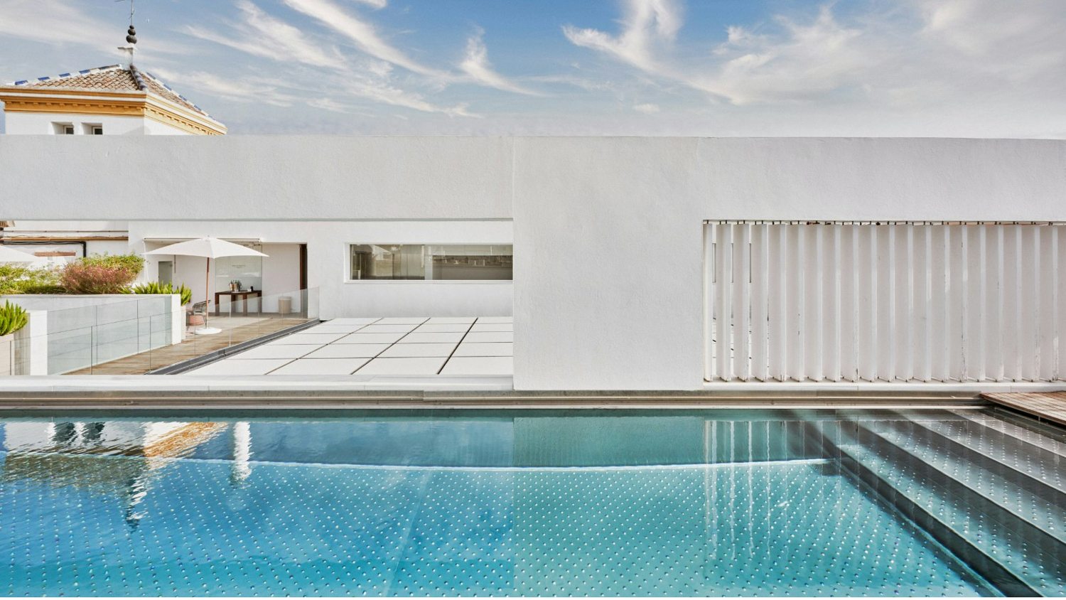 Rooftop pool at Mercer Sevilla