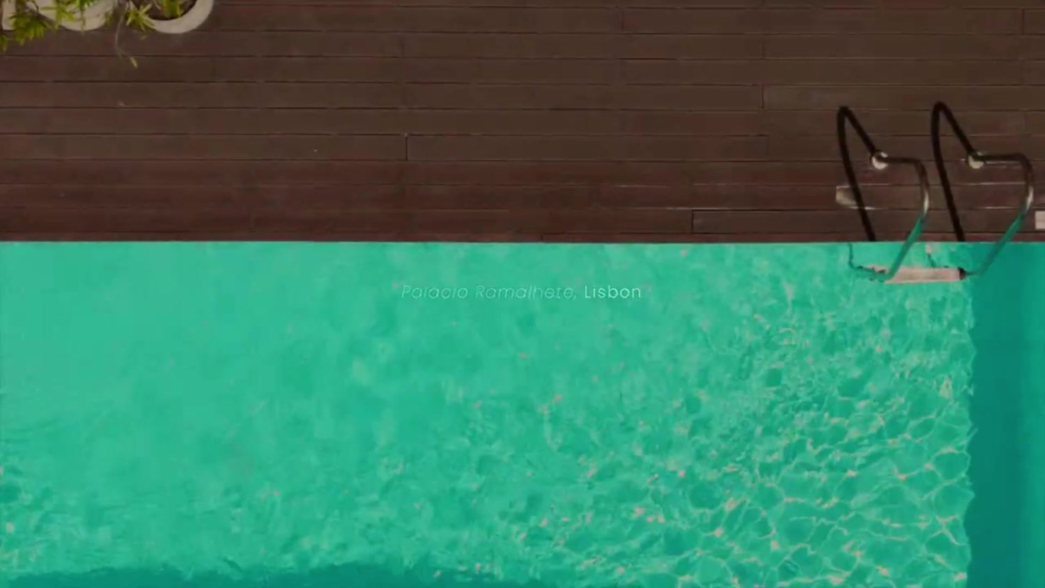 Outdoor pool at Palácio Ramalhete
