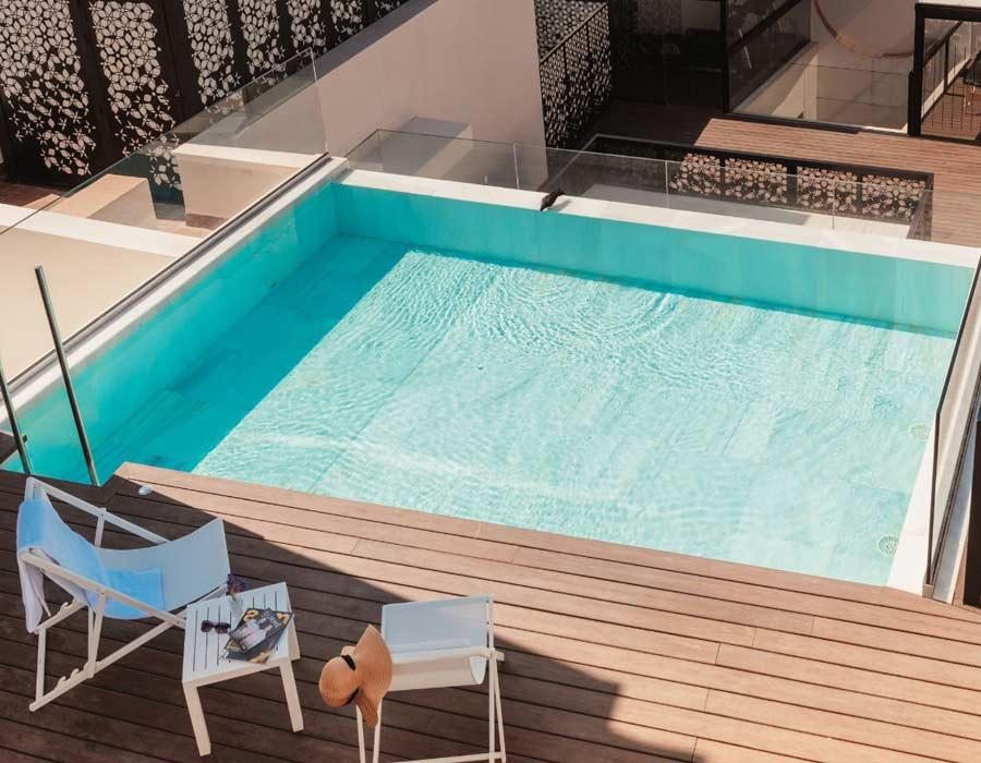 Rooftop pool at Vincci Selección Unuk