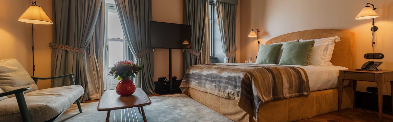 Guest room at Valverde Lisboa Hotel & Garden