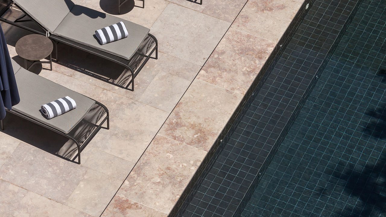 Garden pool at Valverde Lisboa Hotel & Garden