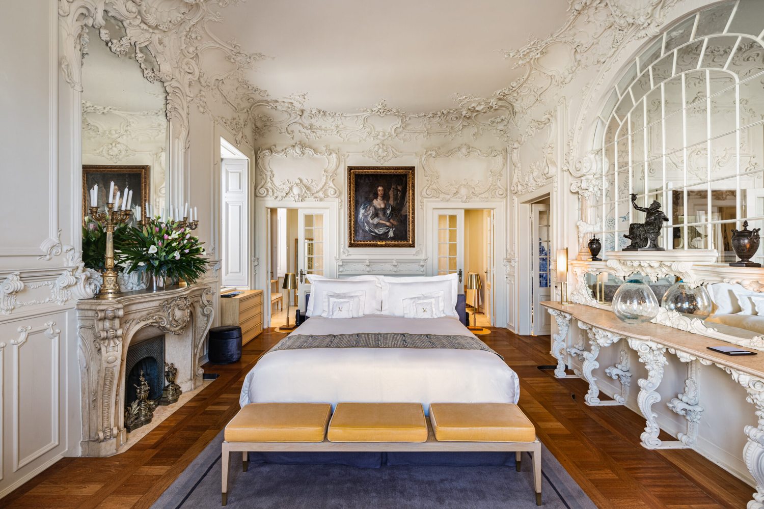 Queen Suite at Verride Palácio Santa Catarina