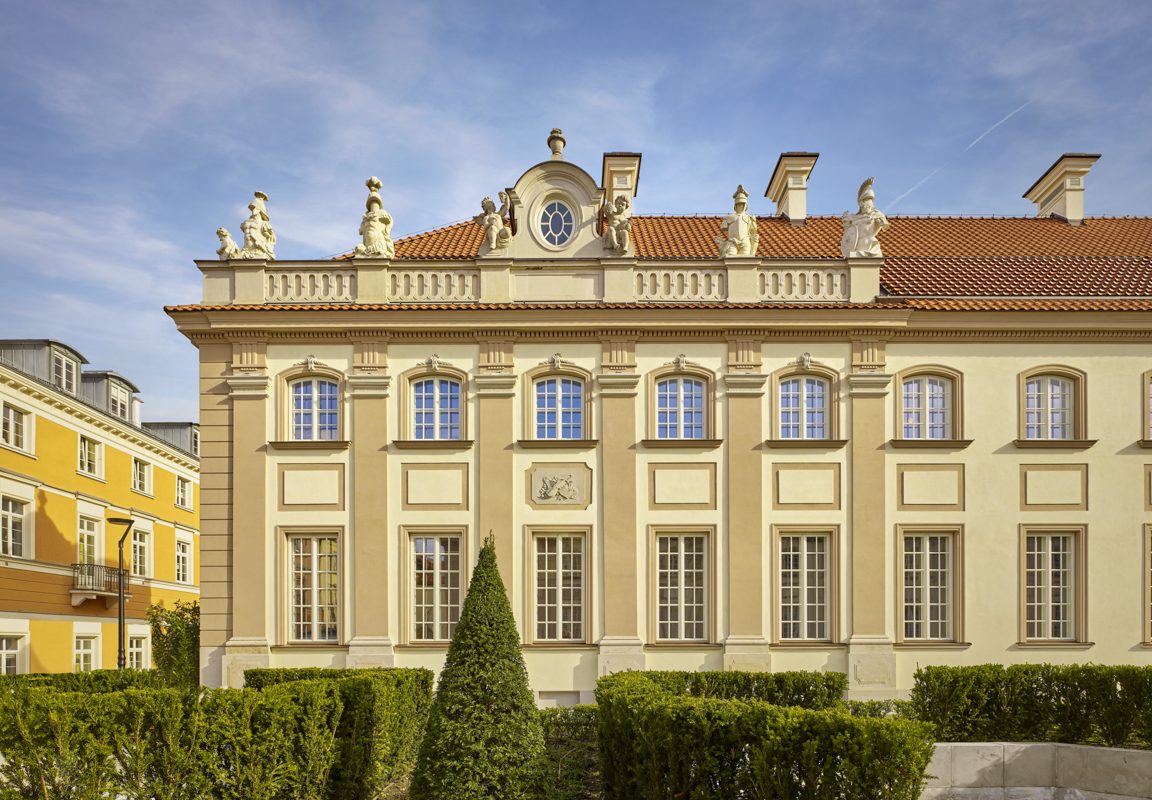 Palace facade and clipped planting at Hotel Verte Warsaw